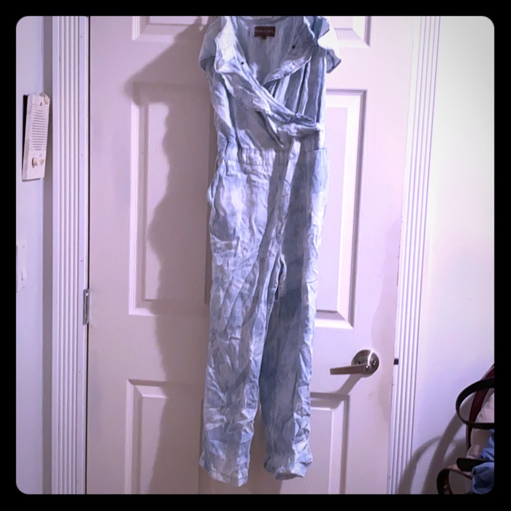 Beautiful jumpsuit never worn only washed